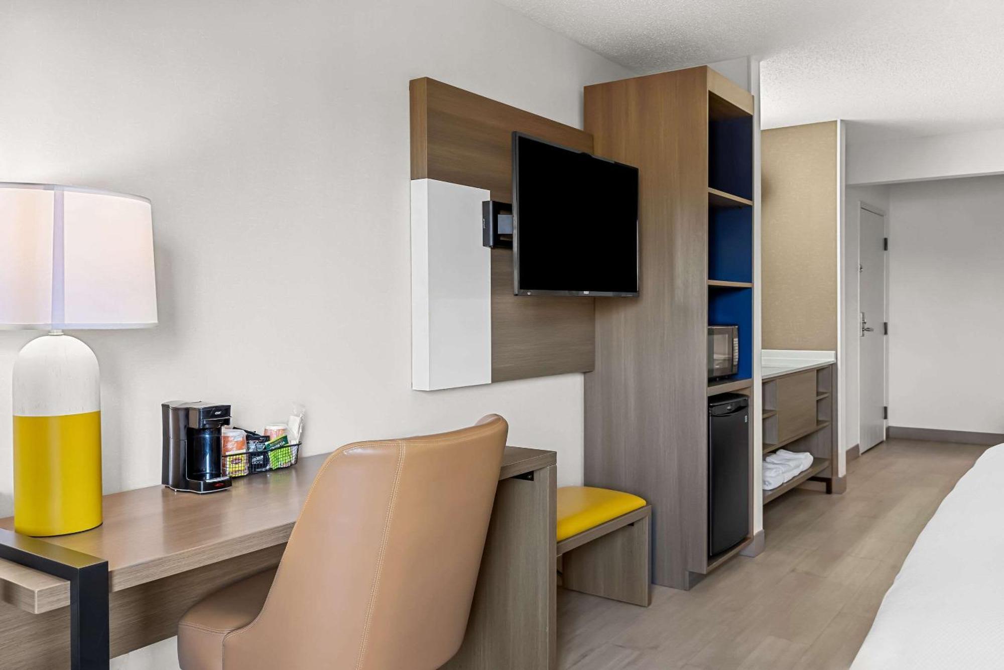 Comfort Inn Painesville Εξωτερικό φωτογραφία