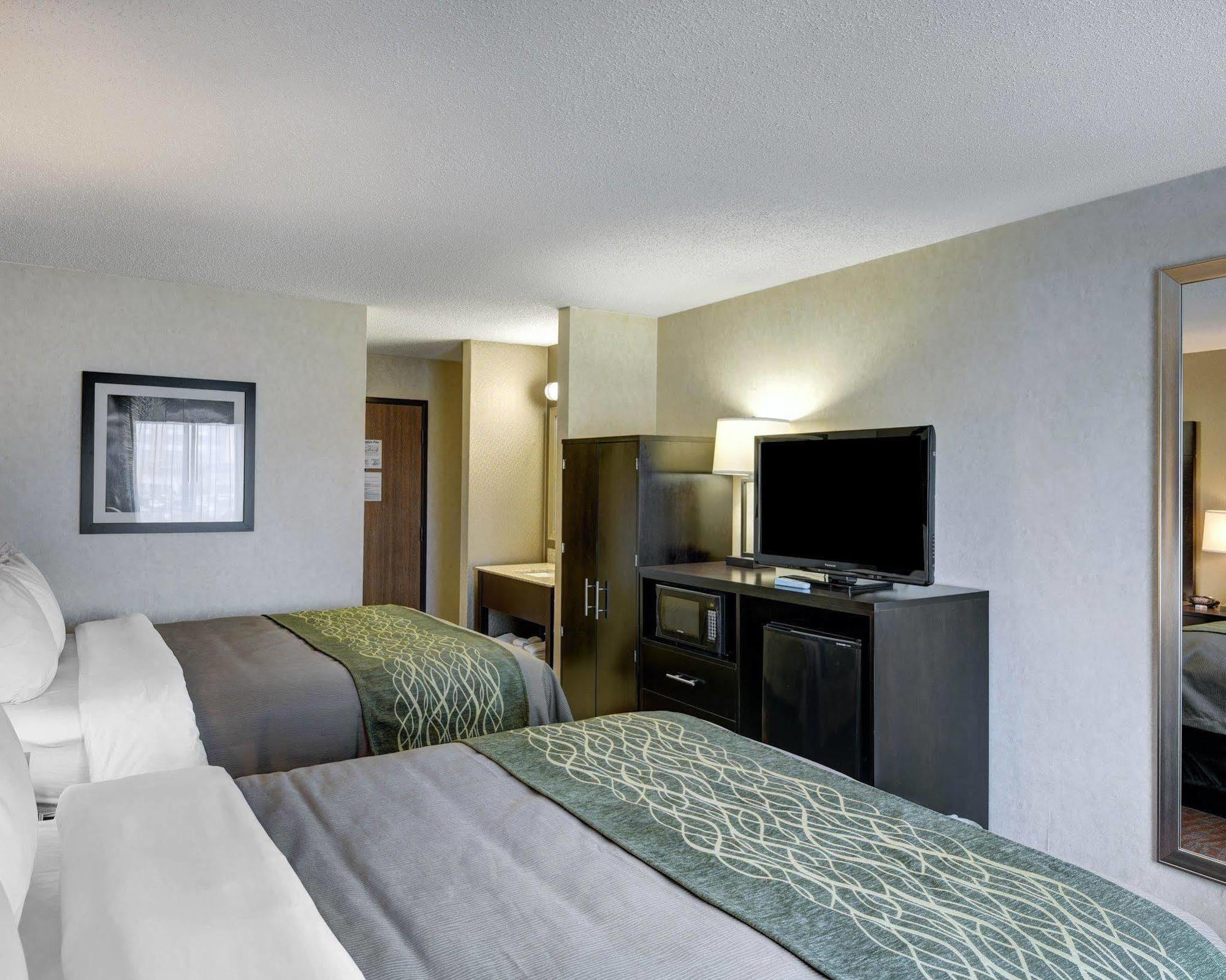 Comfort Inn Painesville Εξωτερικό φωτογραφία